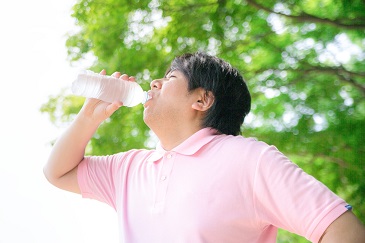 水素水は逆流性食道炎や胸焼けに効く？試しに飲んでみた結果！